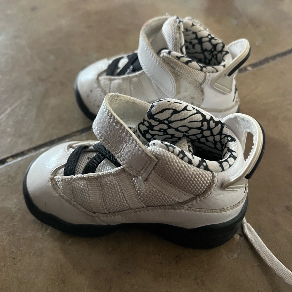 Nike jordans Stylish baby White Sneakers